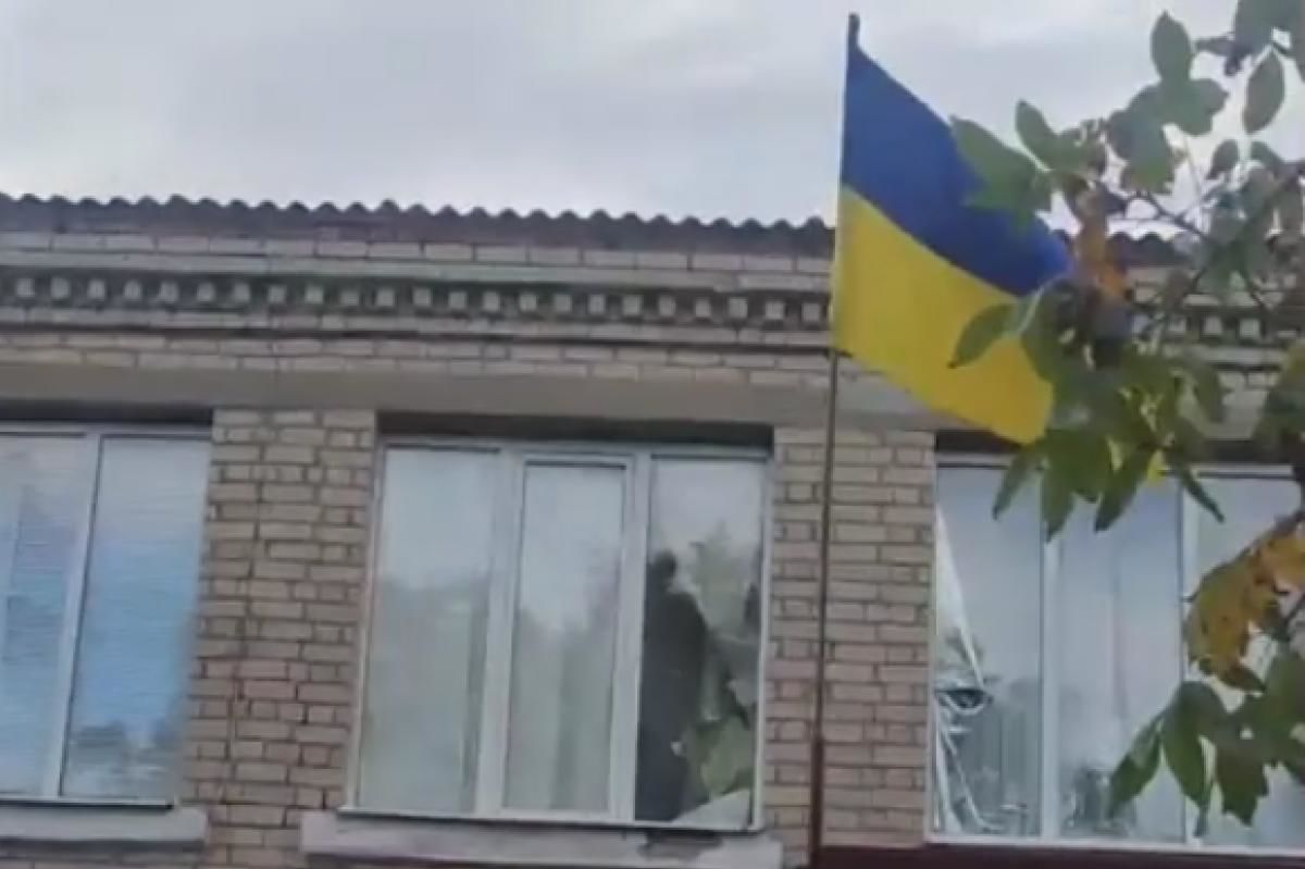 "Малая Александровка освобождена", - флаг Украины над селом показали на видео