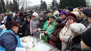 Как Донецк готовится к новогодним праздникам: ярмарка, елка и "Юзовский" чай