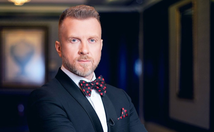 Известный украинский актер Антин Мухарский снял трусы перед Оболонским райсудом: почему артист был вынужден раздеться - кадры