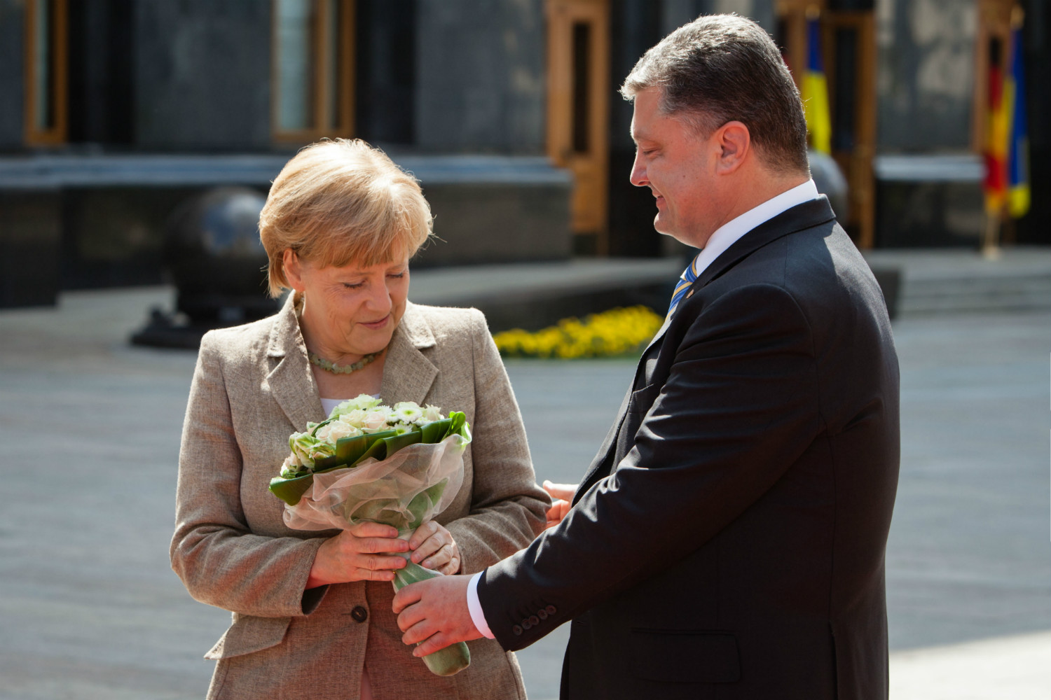 Порошенко обвинил Германию в политической взятке России
