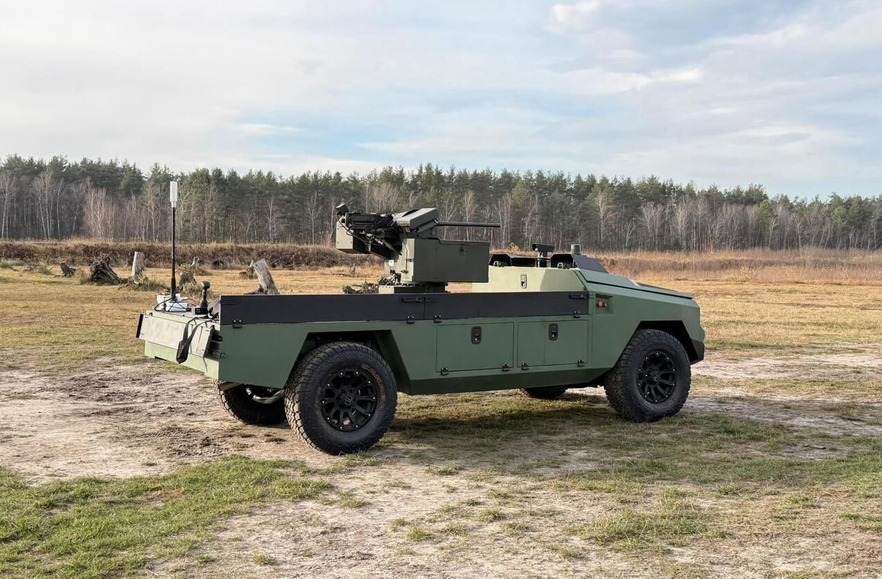 На озброєнні ЗСУ з'явиться бойовий робот Protector з модулем Tavria: керування на відстані 400 км