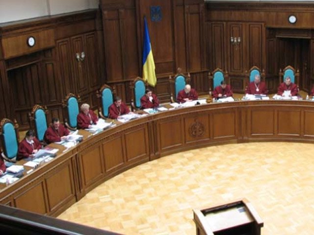 Главу КСУ допросили по делу  об узурпации власти Януковичем 