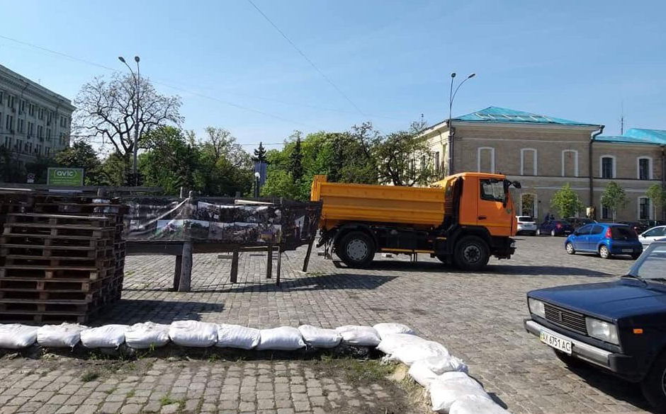 В Харькове сносят палатку воинов АТО и готовятся к нарушениям порядка: кадры