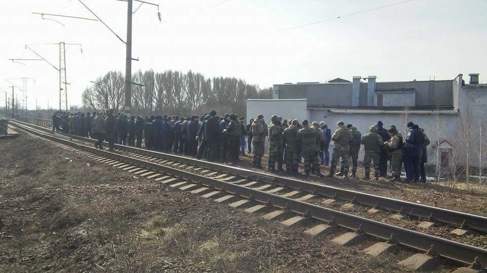 Штаб блокады Донбасса обратился к жителям оккупированных территорий с просьбой помочь в освобождении заложников, иначе блокада может усугубиться