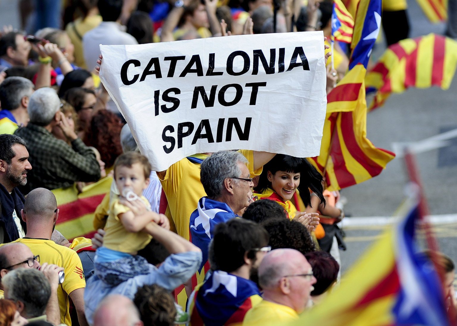 Официальное заявление: Каталония лишится автономии, если будет продолжать добиваться независимости