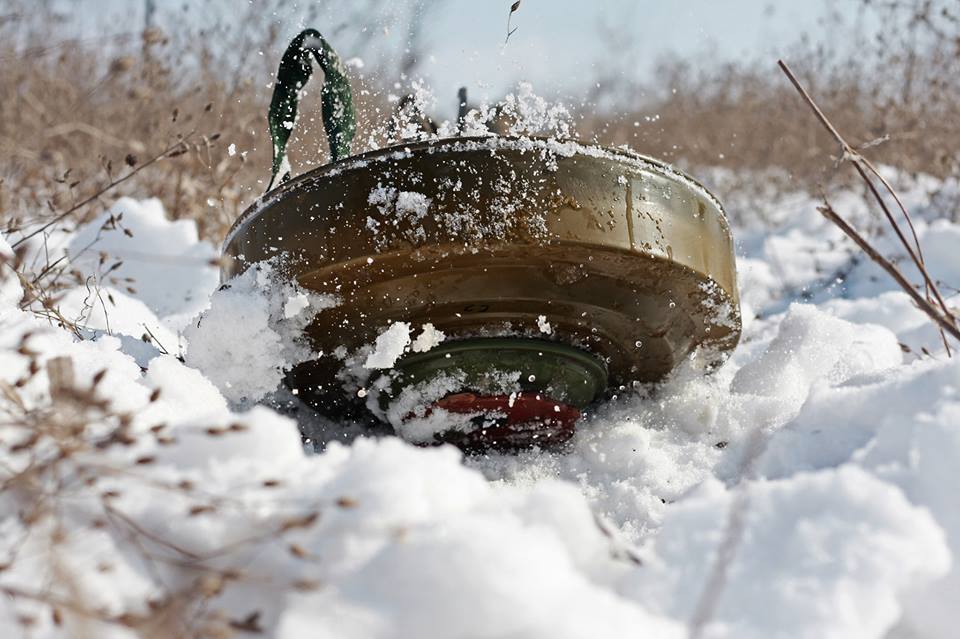 "Когда Украина пойдет в наступление, одна из главных ролей будет отведена саперам", - штаб АТО опубликовал фото с учений пиротехников