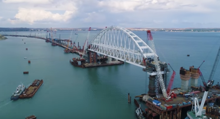 Российские силовики пытаются запугать Украину последствиями атаки крымского моста. Они рассказали, что может произойти при уничтожении конструкции с воздуха