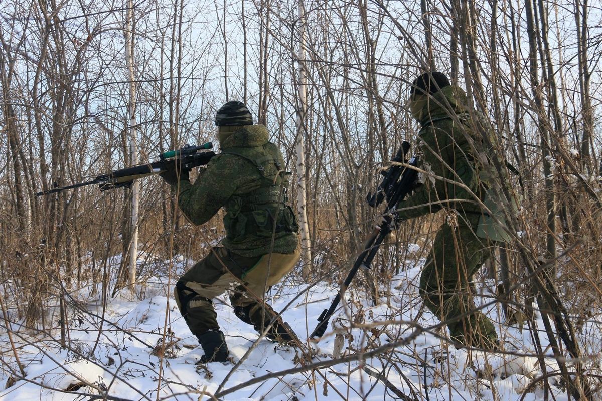 Группа снайперов РФ переброшена "работать" на фронт, сепаратисты подтвердили: "Настоящие профи”