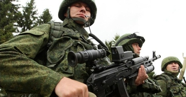 К концу 2016 года у границ Украины будут сформированы три мощных группировки армии РФ - начальник Генштаба ВС РФ Герасимов