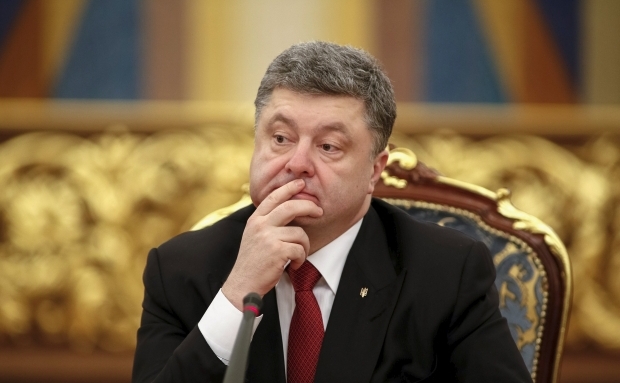 Неприятный розыгрыш: у Порошенко удалили новость о переговорах с президентом Киргизии