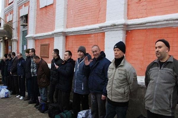 "Многих сильно били в первые дни", - Геращенко рассказала о пытках, которые перенесли освобожденные узники