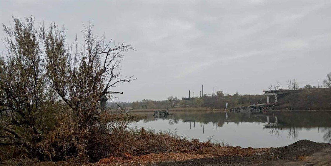 "​Нас не догонишь": оккупанты взорвали на Херсонщине три моста – кадры