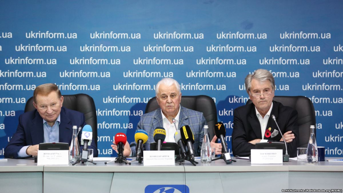 Ющенко, Кучма и Кравчук обратились к Верховной Раде в связи с введением военного положения