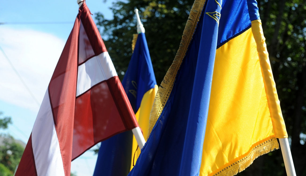 Оружие и военная техника: Латвия и Украина согласовали содержание гуманитарного груза 