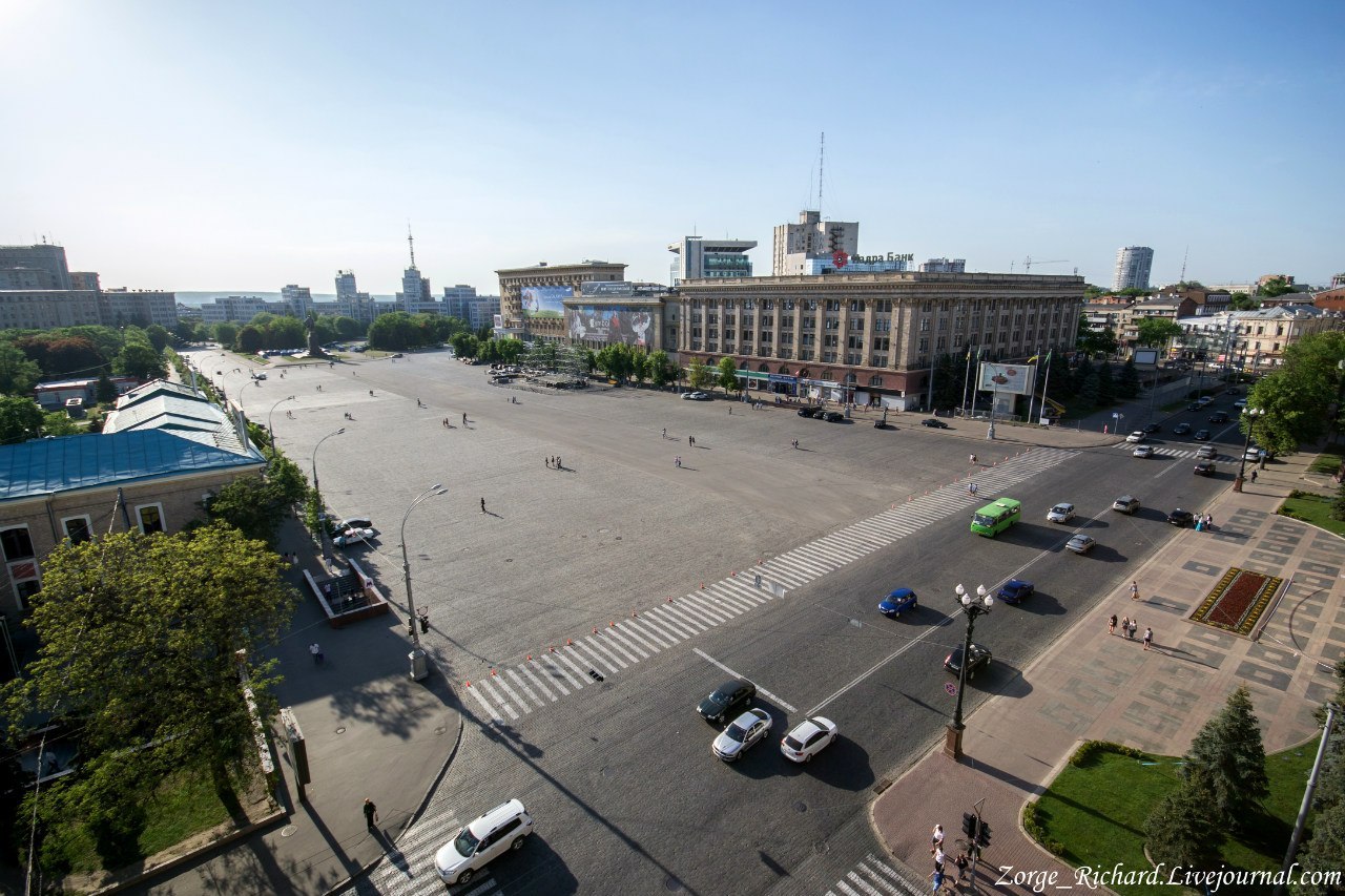 В центре Харькова ищут взрывчатку