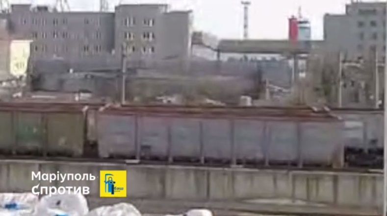 Партизаны проникли в порт Новороссийска и сняли на видео загрузку военных кораблей России