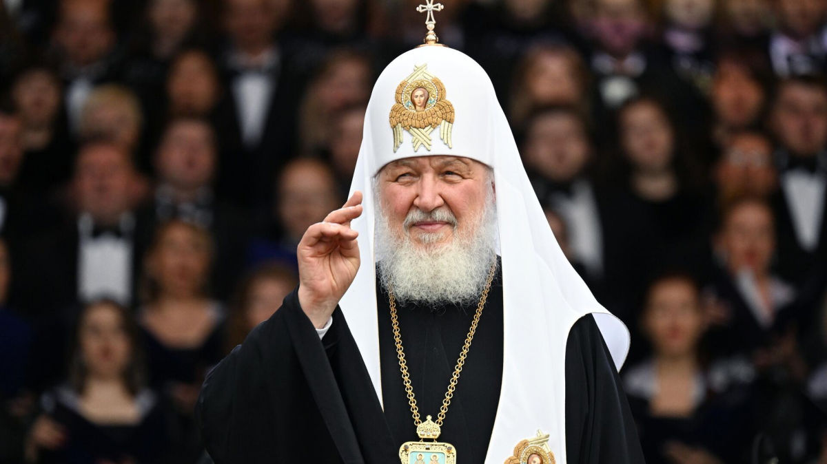 Патриарх Кирилл готовит россиян к жизни без гаджетов и электричества