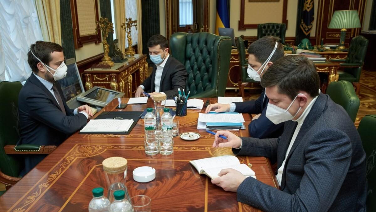 "Власть будет вынуждена", - в Офисе президента назвали условие введения режима ЧП в Украине