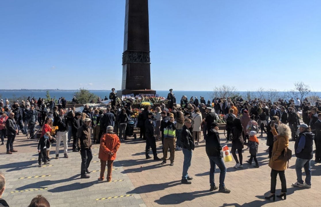 В Одессе активисты "Бессмертного полка" устроили провокации: полиция отреагировала моментально