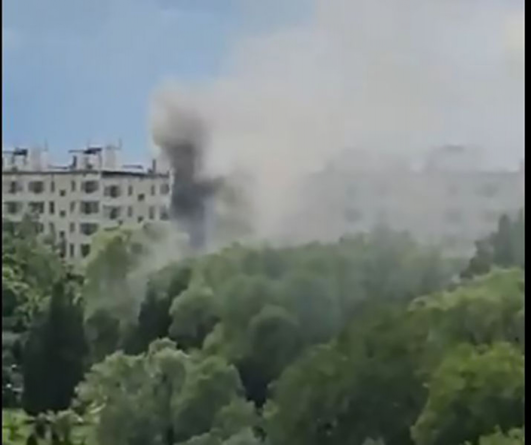 Взрыв в жилом доме в Москве: очевидцы говорят о запахе пороха, есть жертвы