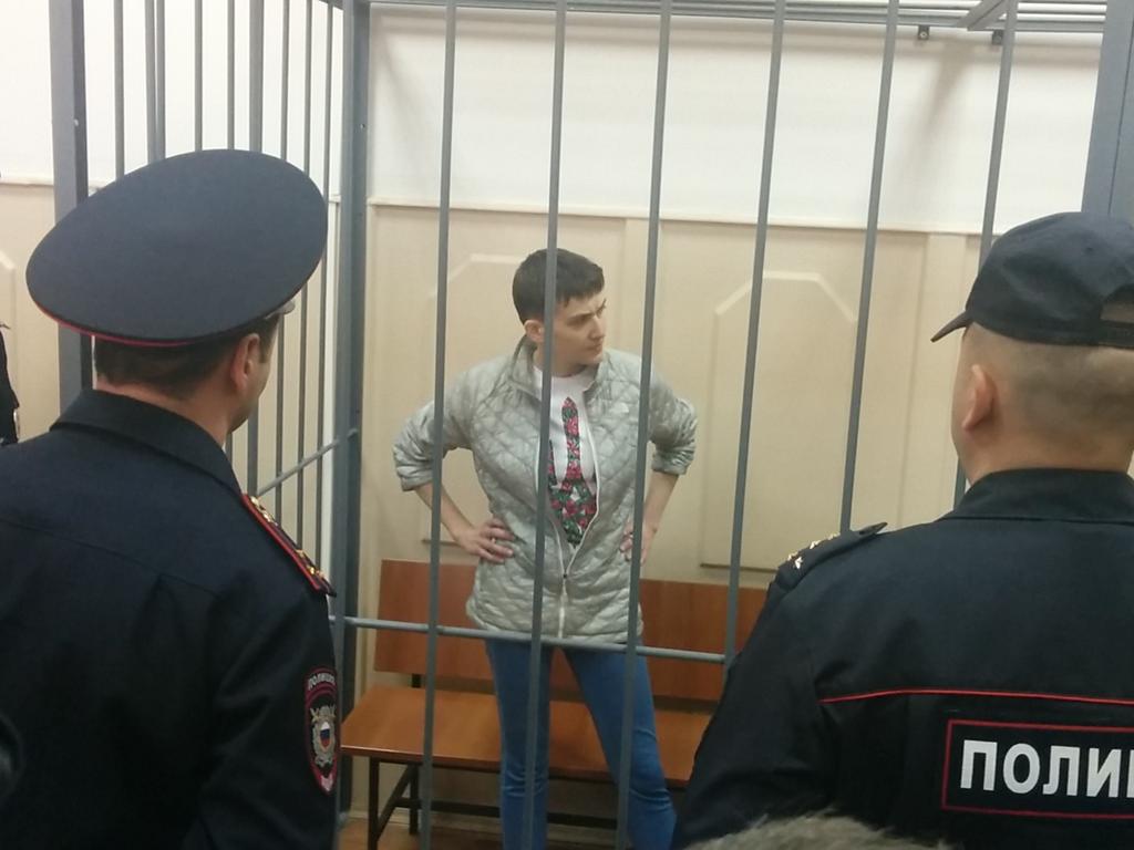 Надежде Савченко в суд вызвали "скорую помощь"