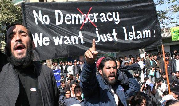 Отчет полиции: Францию населяют тысячи радикальных исламистов