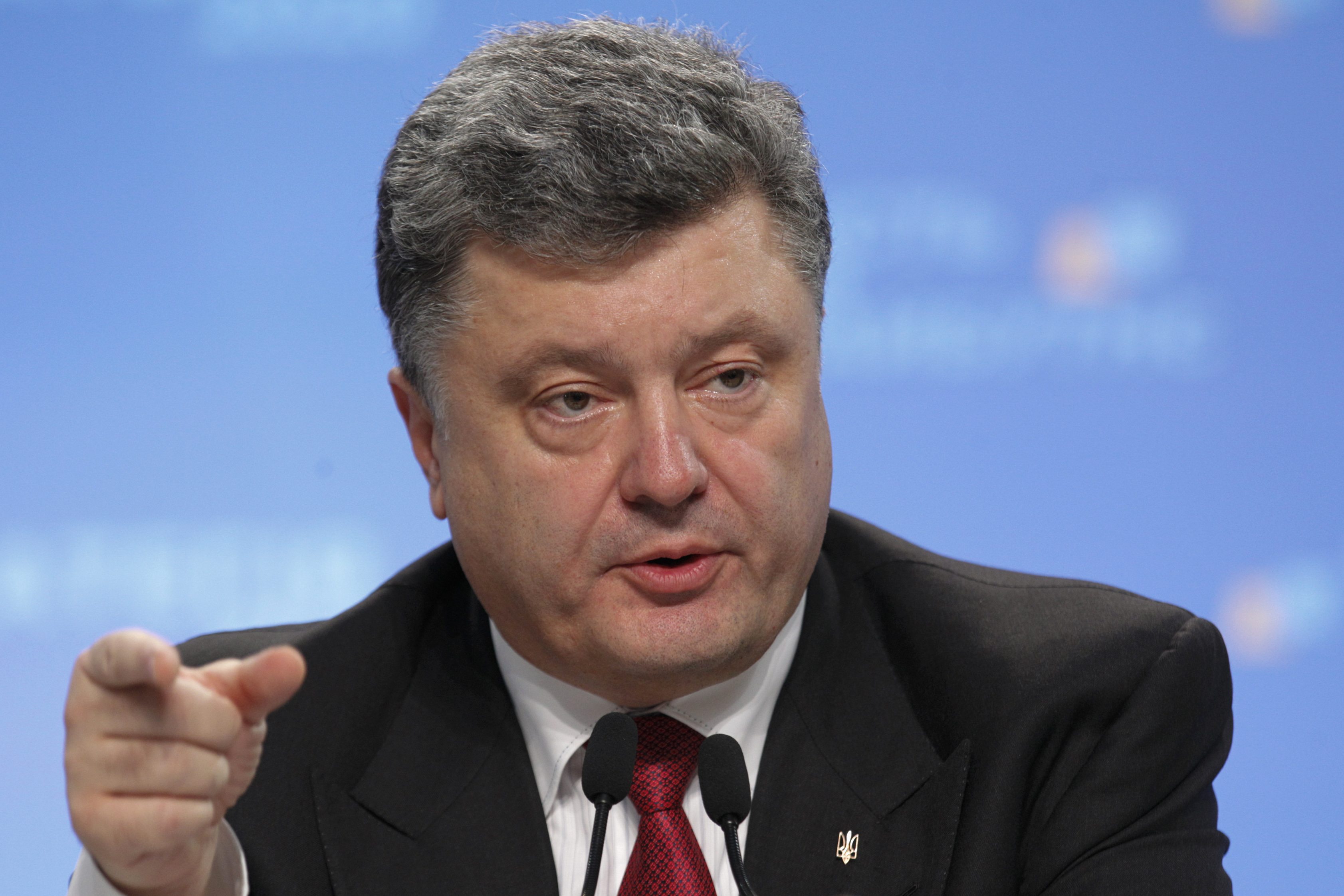 Порошенко рассказал о зарплатах в украинской армии и назвал сумму, которую получает контрактник в зоне АТО