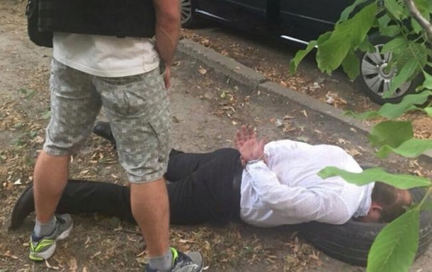 Центр противодействия коррупции: по подозрению в наркоторговле задержан прокурор Киевской области