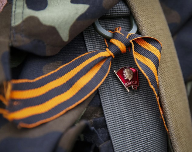 Сепаратист с георгиевскими лентами бросился с ножом на одессита 