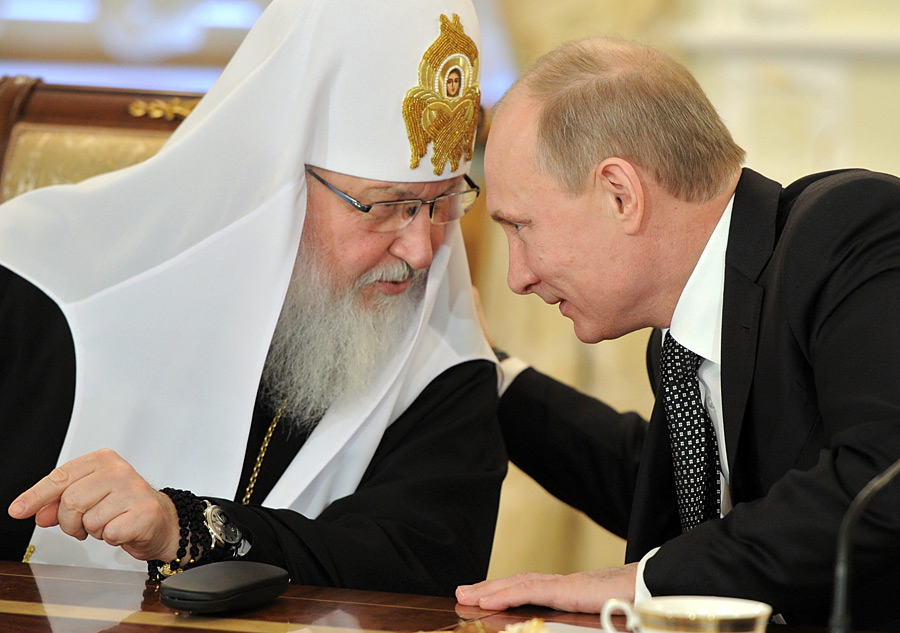 Парубий: Путин циничо использует церковь как инструмент агрессии и элемент пропаганды "ру***ого мира" в Украине