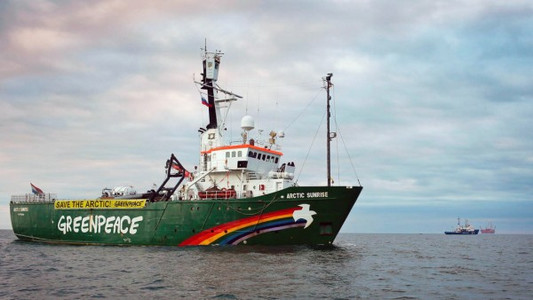 ​Репутация России снова ниже плинтуса: Международный арбитраж приговорил Москву к внушительному штрафу за позорный захват корабля активистов Greenpeace