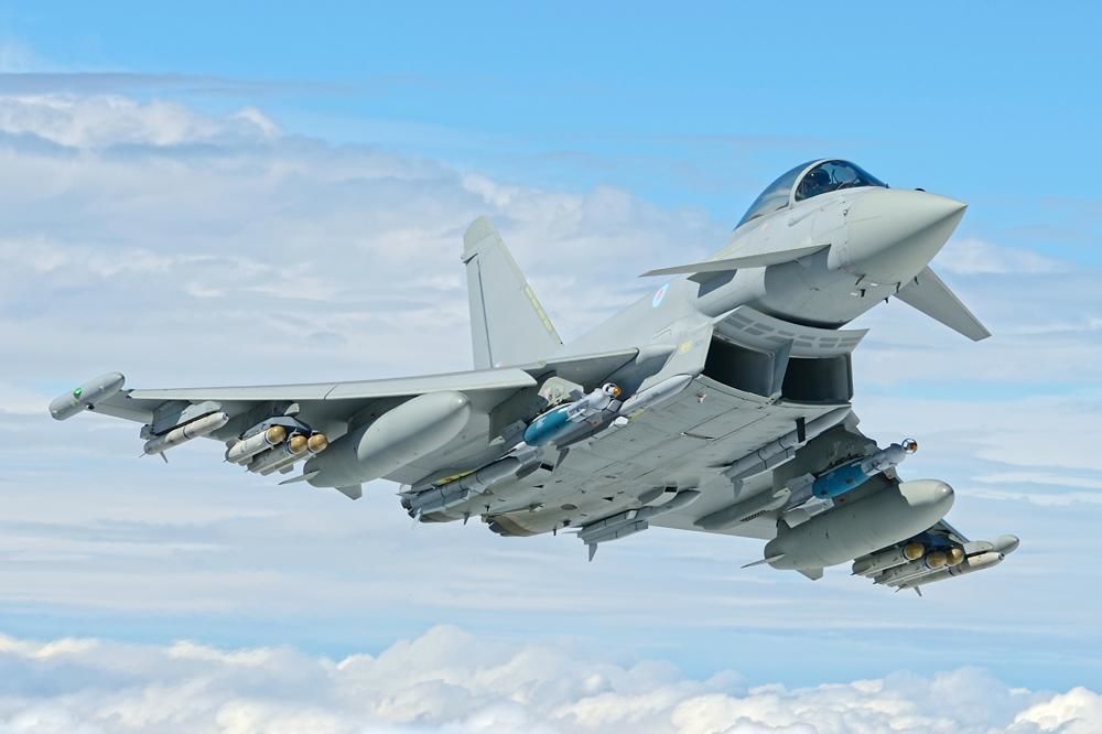 В небе над Николаевом замечен британский истребитель Eurofighter Typhoon FGR4 с передовым вооружением