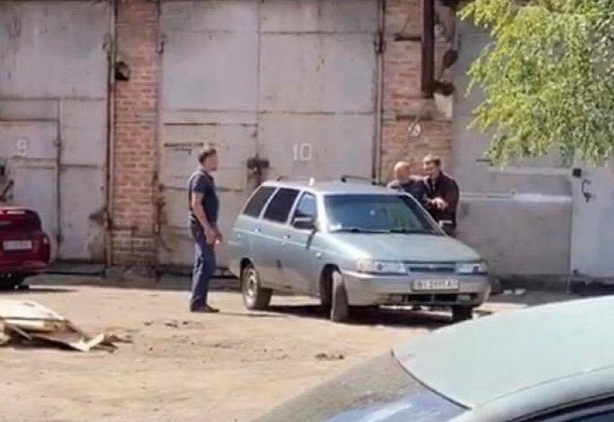 Геращенко рассказал, где угонщик авто из Полтавы мог взять гранату