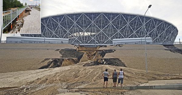 Скандал с обвалом на стадионе ЧМ в РФ: на видео показали, какая катастрофа надвигается на Россию