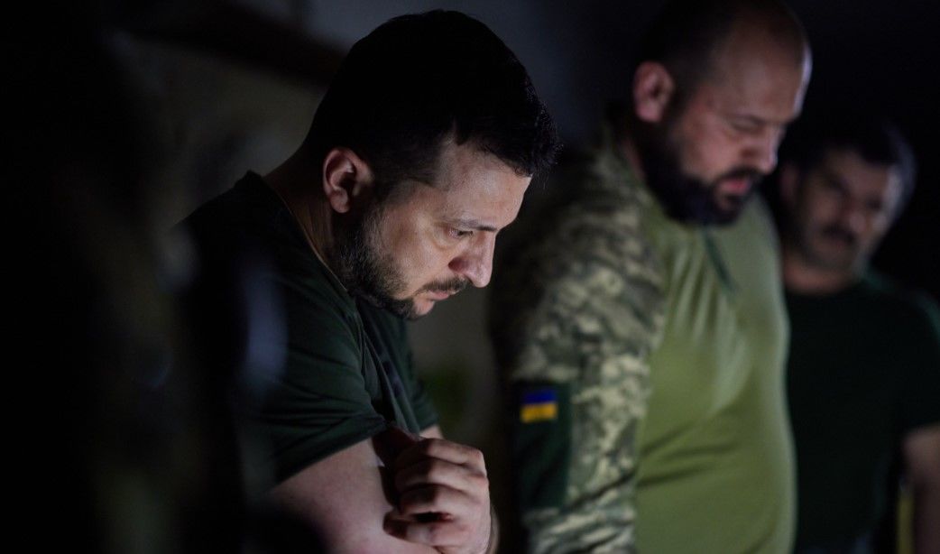 Зеленський заявив про "дуже важку ситуацію" на фронті на Донбасі