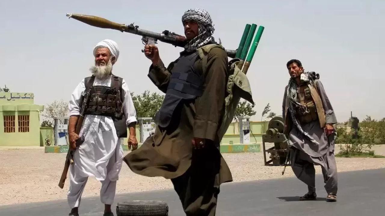 "Талибан" захватывает Афганистан: НАТО принял решение, страны экстренно закрывают посольства