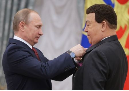 Поклонник Иосифа Кобзона: "Вчера вы были против войны и террора, сегодня – прославляете и войну, и террор"