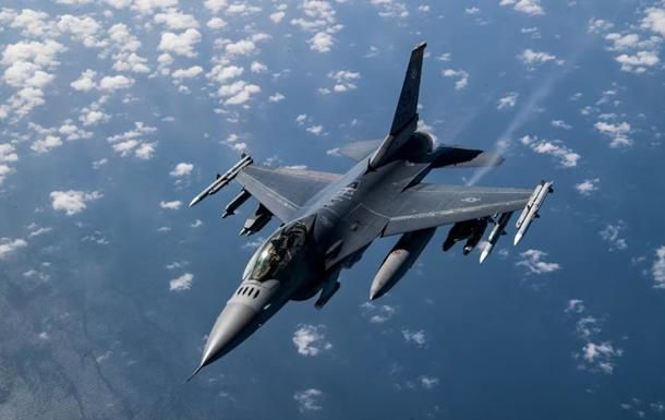 Украинский летчик записал видео из кабины истребителя F-16, обратившись к США