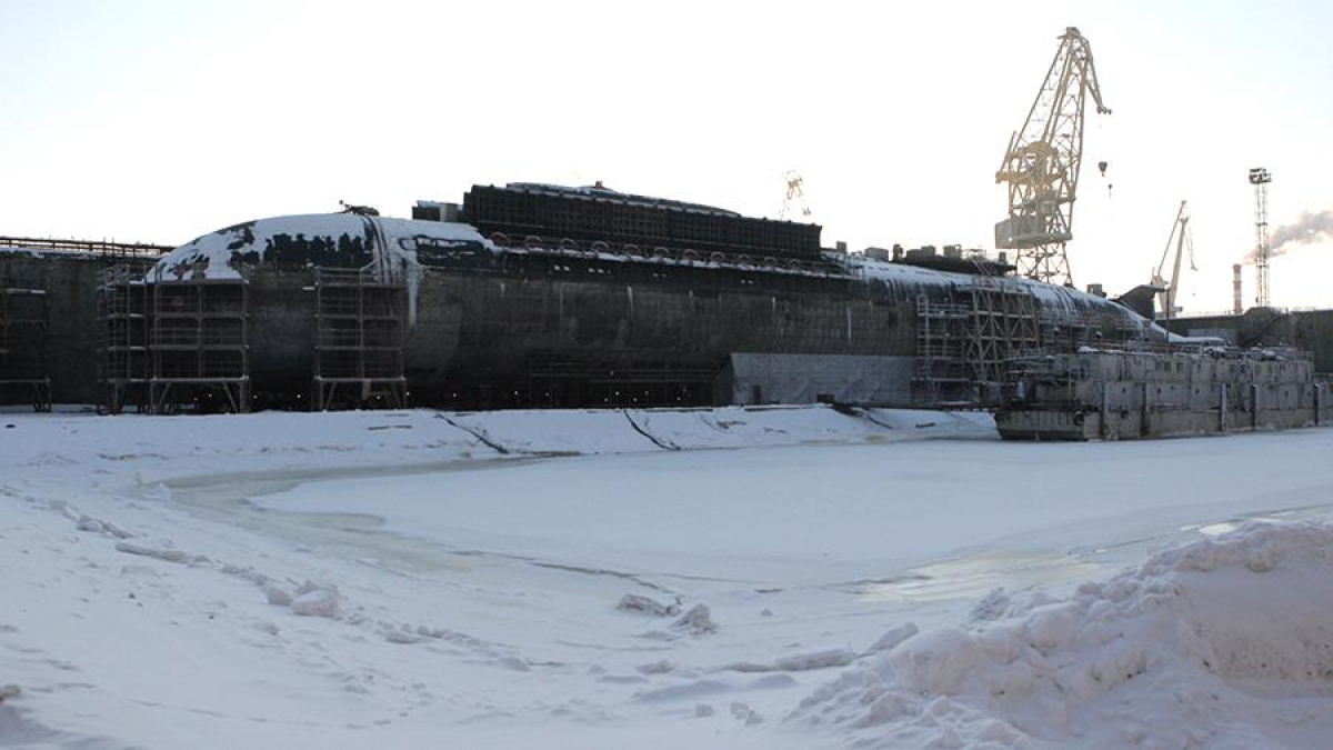 В Северодвинске из-за пожара принято решение топить атомную подводную лодку, в городе - скачок уровня радиации