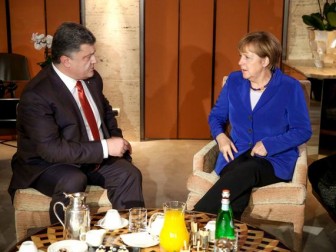 Петр Порошенко проводит встречу с Ангелой Меркель в Милане