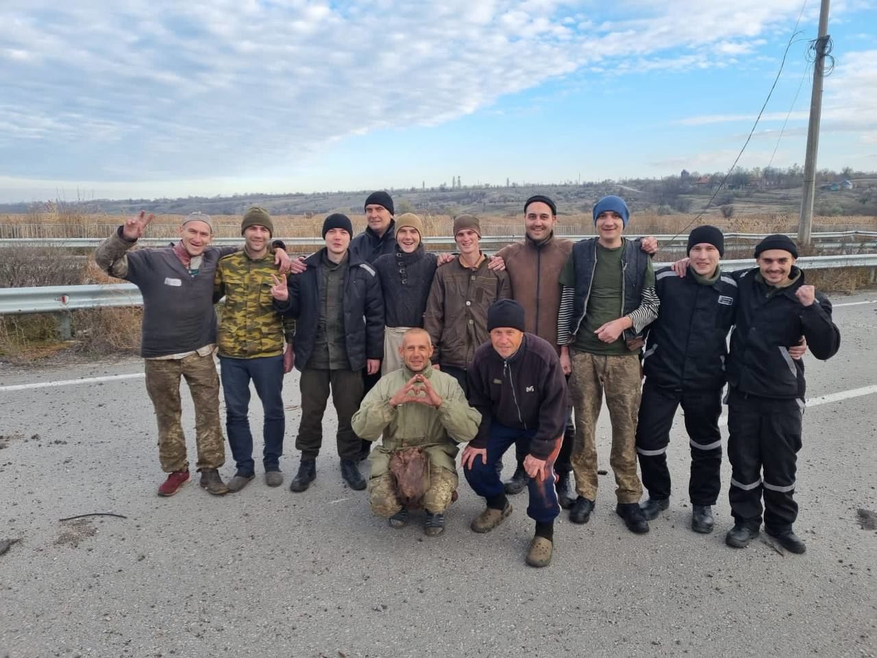 Новый обмен военнопленными: более ста бойцов вернулись в Украину