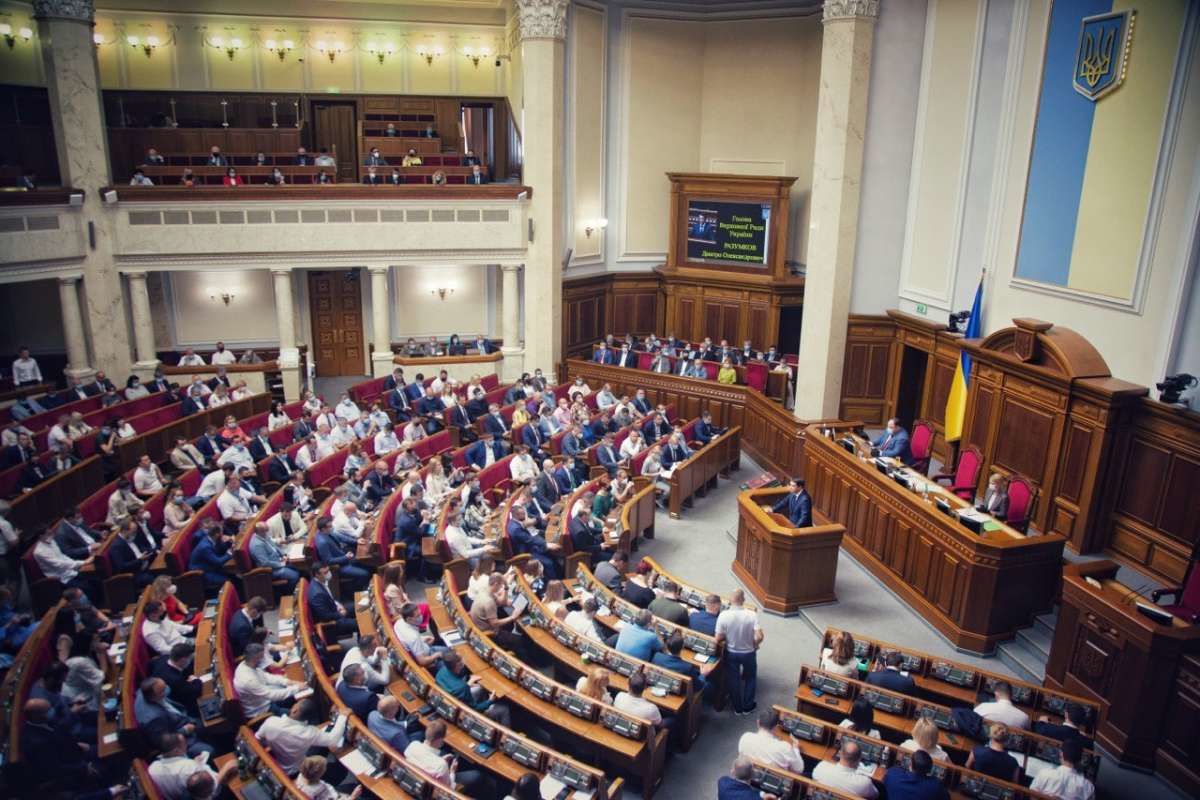 ​В Украине вводят режим ЧС: Верховная Рада поддержала решение единогласно