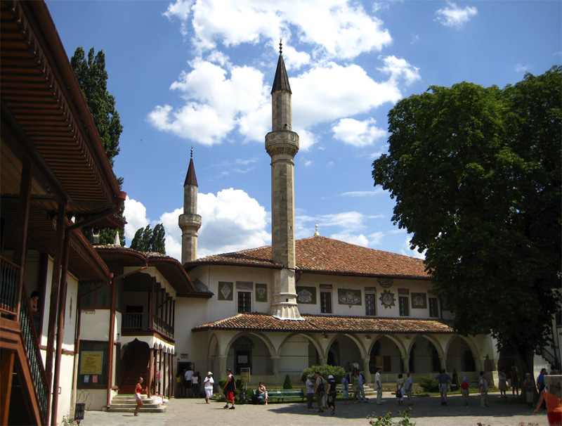 Украинцы встали на защиту Ханского дворца в Крыму: люди поддержали флешмоб крымских татар в соцсетях