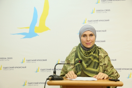 Чеченская защитница Украины Амина Окуева: "Народу скорее нужно принимать решение по исключению Савченко из жизни украинского общества"