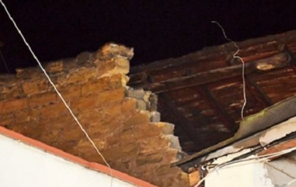 ​В Китае при обрушении крыши авторемонтной мастерской погибли рабочие