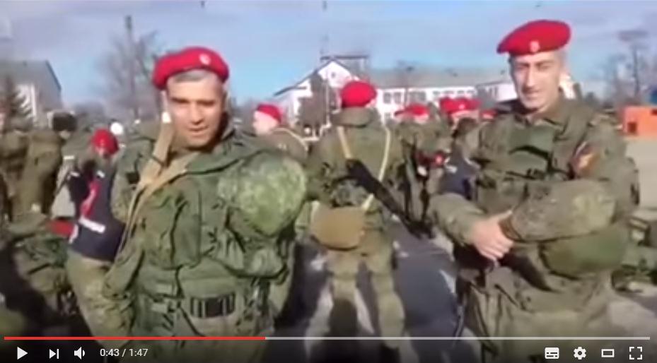 Путин отправил в Сирию контрактников из Чечни - в Сети показали кадры прощания "кадыровцев"