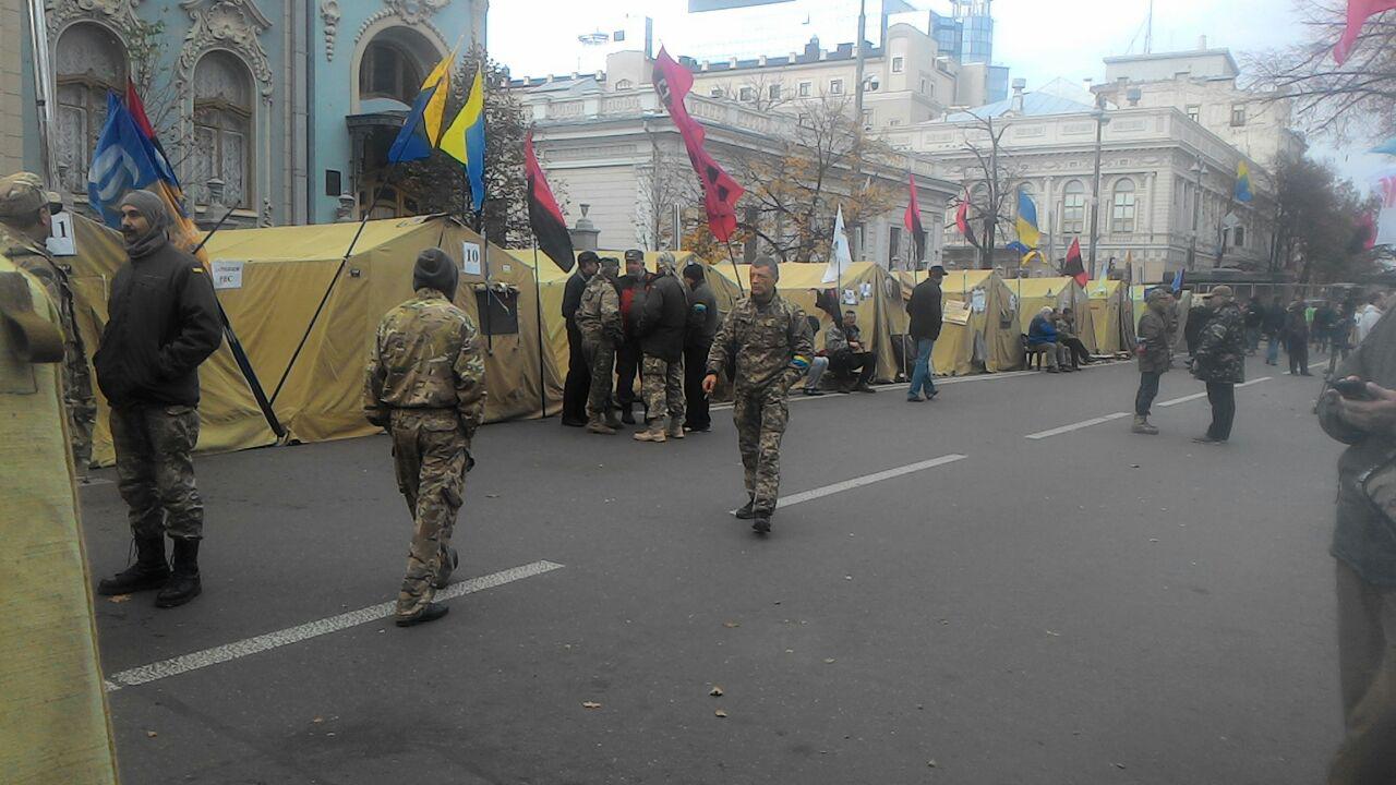 Майдана не получилось - разочарованные митингующие возвращаются по домам: кадры