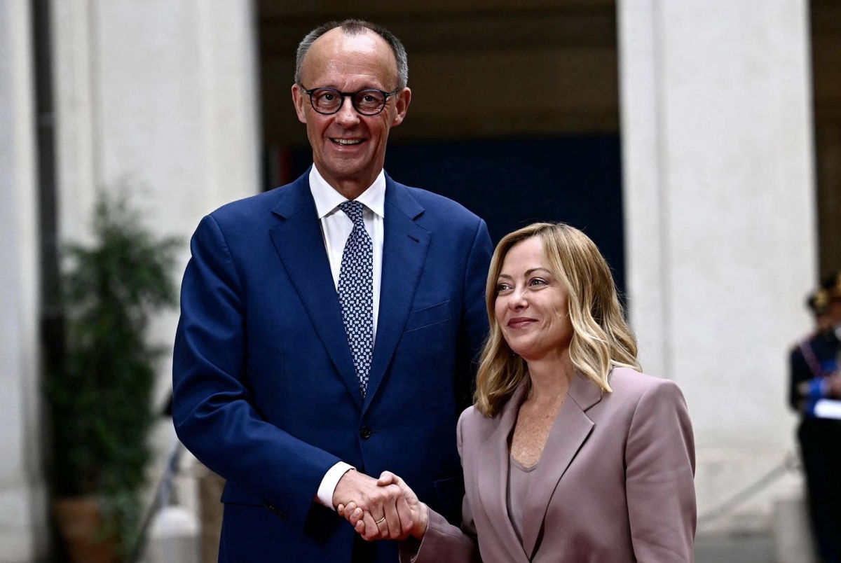 Макрон не подходит: Мерц срочно ищет союзников для обороны Европы – Politico