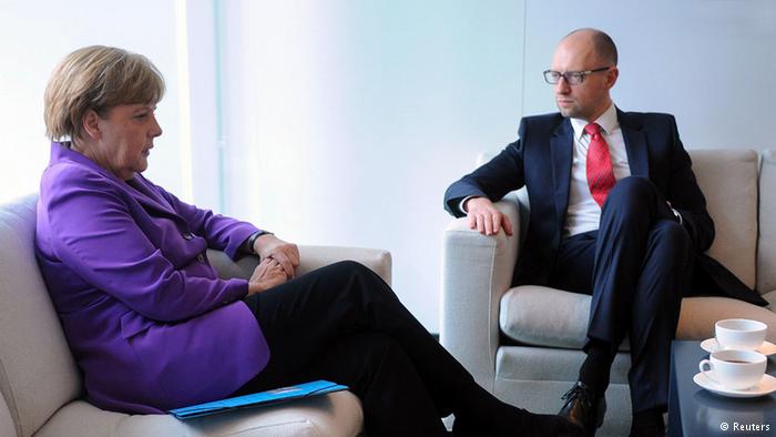 Меркель рассказала Яценюку, когда Европа отменит санкции в отношении России