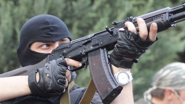 СМИ: Ополченцы обстреляли комендатуру города Счастье в Луганской области, погиб один силовик